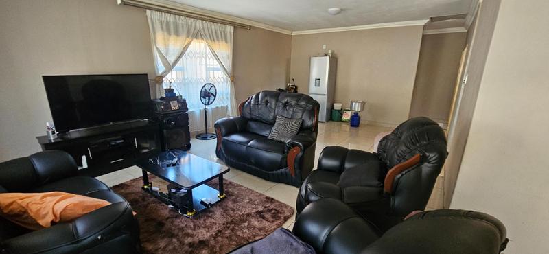 To Let 3 Bedroom Property for Rent in Atteridgeville Gauteng