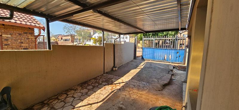 To Let 3 Bedroom Property for Rent in Atteridgeville Gauteng