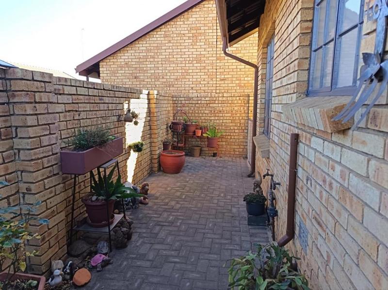 2 Bedroom Property for Sale in Riversdale Gauteng
