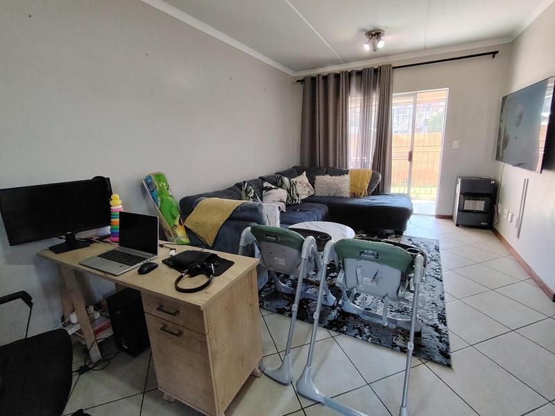 To Let 2 Bedroom Property for Rent in Monavoni Gauteng