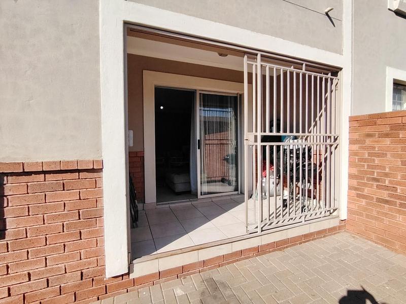 To Let 2 Bedroom Property for Rent in Monavoni Gauteng