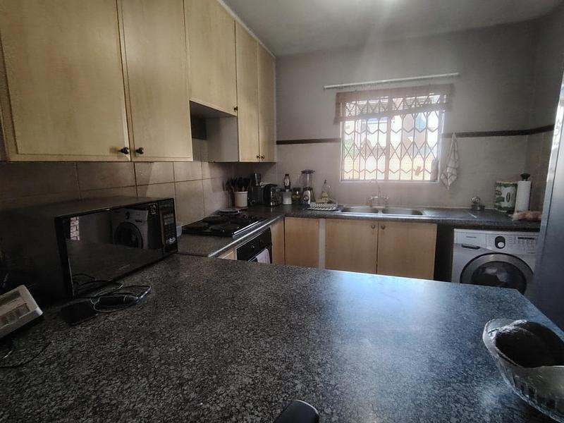 To Let 2 Bedroom Property for Rent in Monavoni Gauteng
