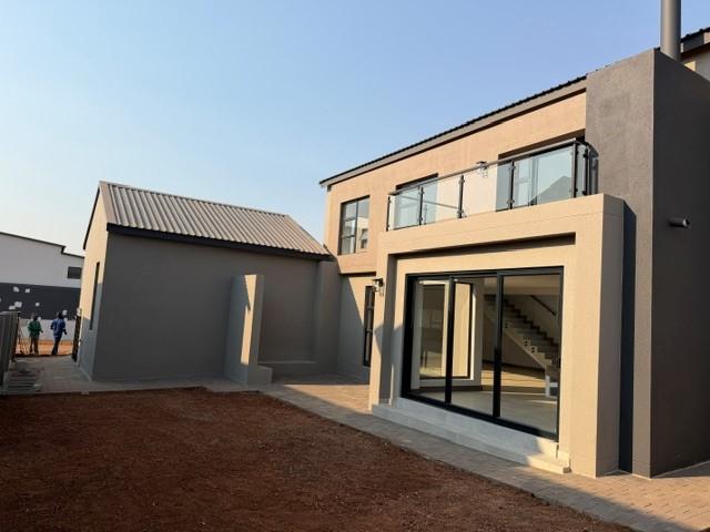 4 Bedroom Property for Sale in Fountainbrook Estate Gauteng