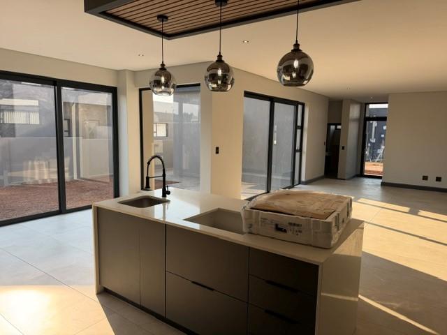 4 Bedroom Property for Sale in Fountainbrook Estate Gauteng