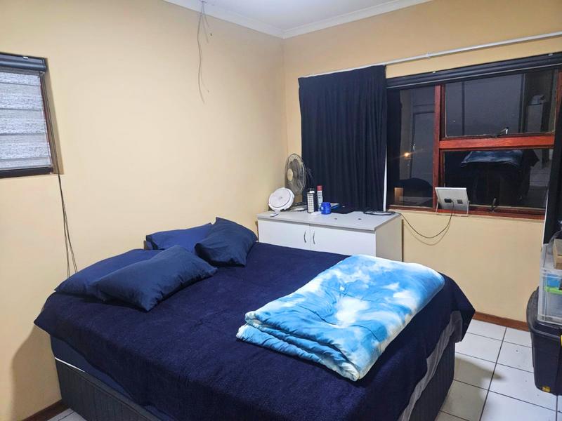 2 Bedroom Property for Sale in Glen Marais Gauteng
