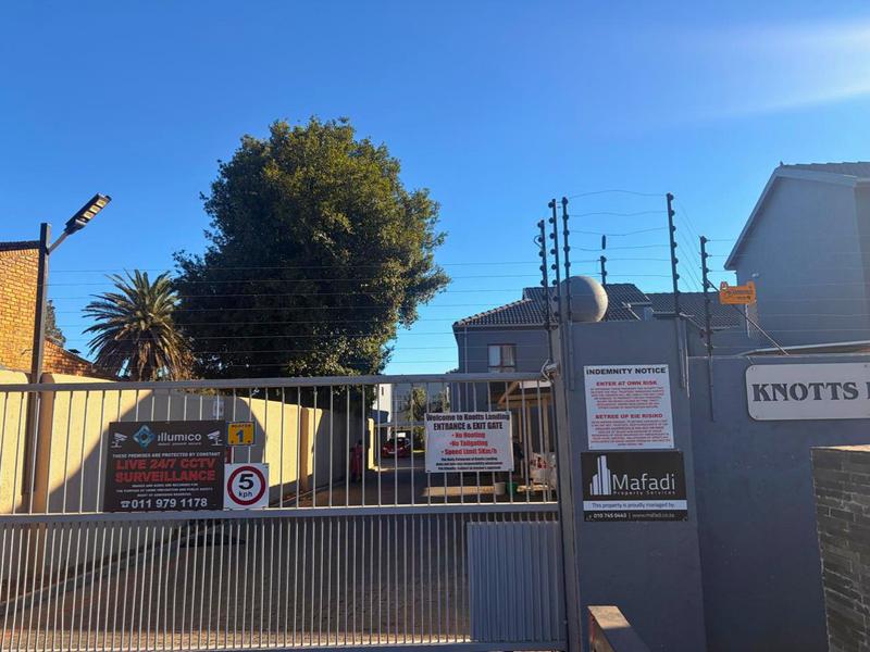 2 Bedroom Property for Sale in Glen Marais Gauteng