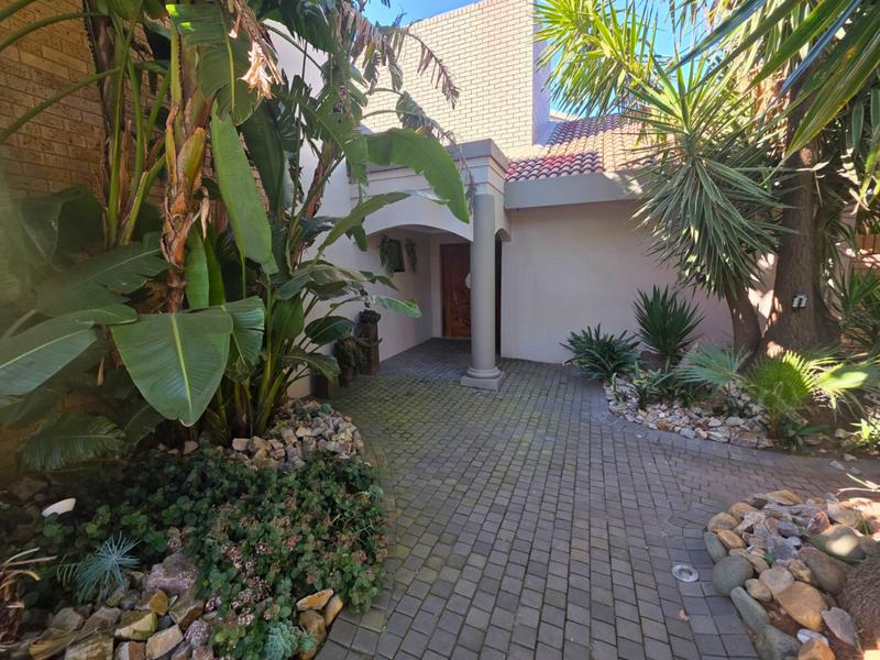 5 Bedroom Property for Sale in Blue Gill Estate Gauteng