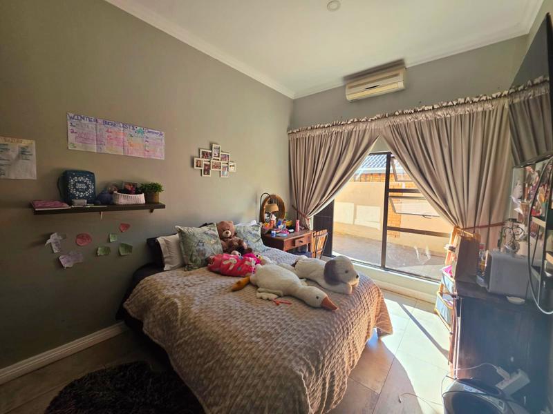 5 Bedroom Property for Sale in Blue Gill Estate Gauteng