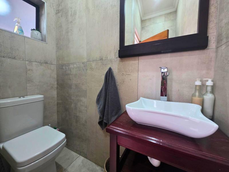 5 Bedroom Property for Sale in Blue Gill Estate Gauteng