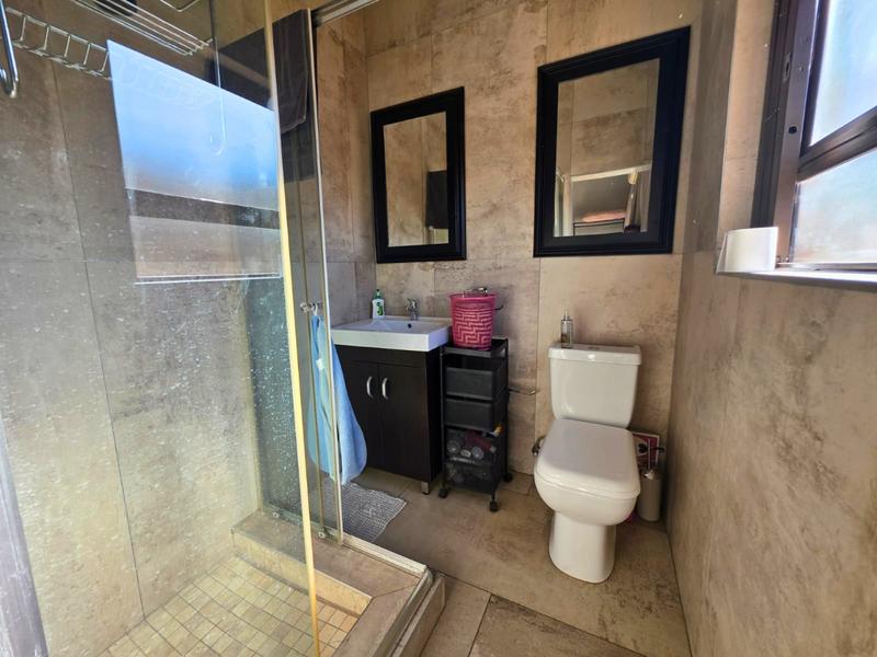 5 Bedroom Property for Sale in Blue Gill Estate Gauteng