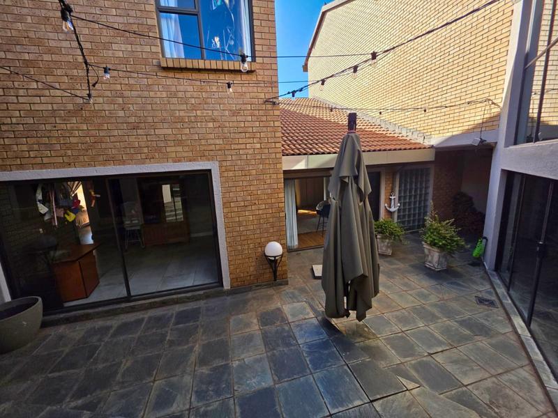 5 Bedroom Property for Sale in Blue Gill Estate Gauteng