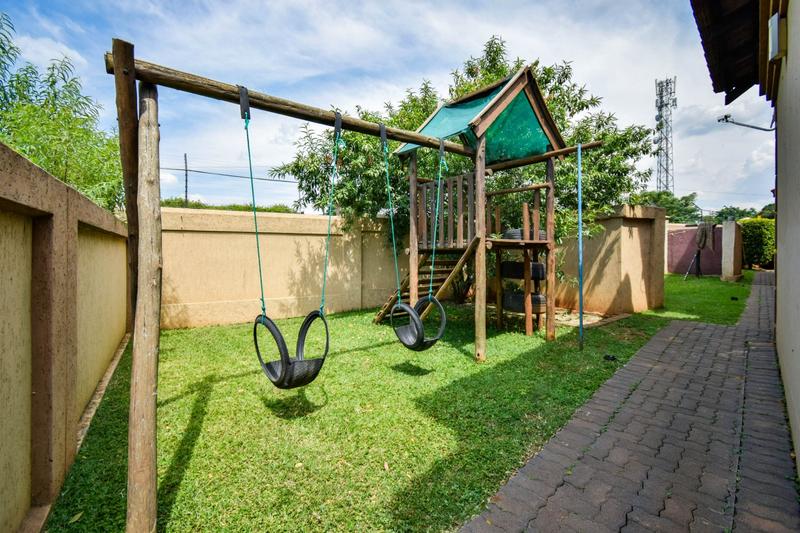 4 Bedroom Property for Sale in Zambezi Country Estate Gauteng