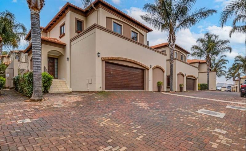 3 Bedroom Property for Sale in Glenvista Gauteng