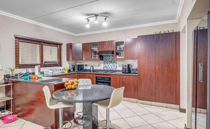 3 Bedroom Property for Sale in Glenvista Gauteng