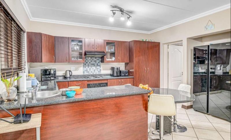 3 Bedroom Property for Sale in Glenvista Gauteng