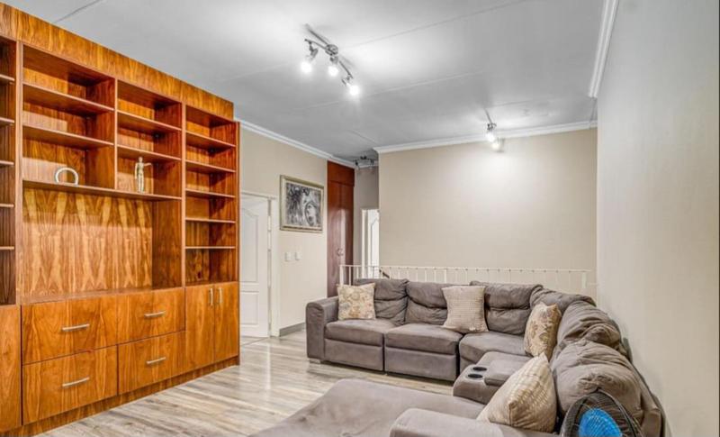 3 Bedroom Property for Sale in Glenvista Gauteng