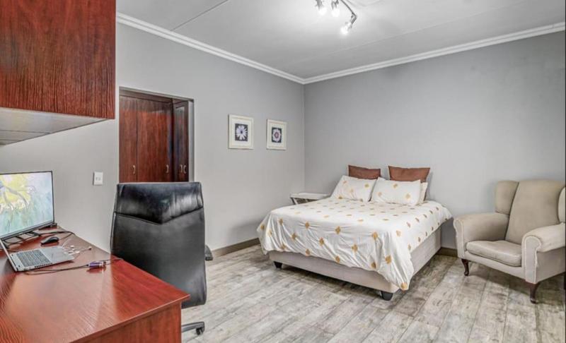 3 Bedroom Property for Sale in Glenvista Gauteng