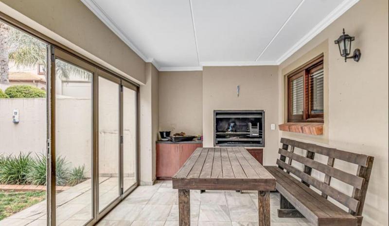 3 Bedroom Property for Sale in Glenvista Gauteng