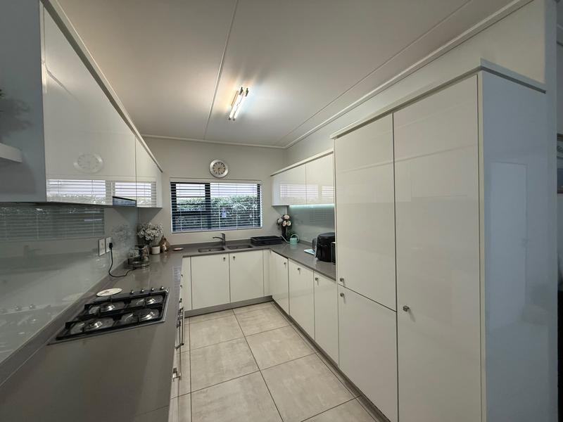 3 Bedroom Property for Sale in Waterfall Gauteng