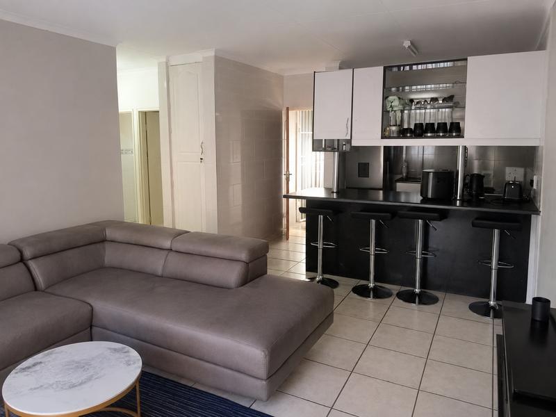 3 Bedroom Property for Sale in Die Hoewes Gauteng