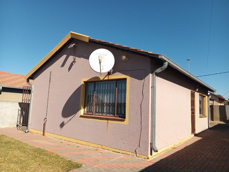 2 Bedroom Property for Sale in Lower Finsbury Gauteng