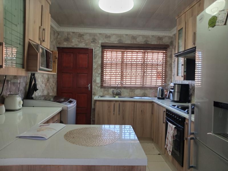 2 Bedroom Property for Sale in Lower Finsbury Gauteng