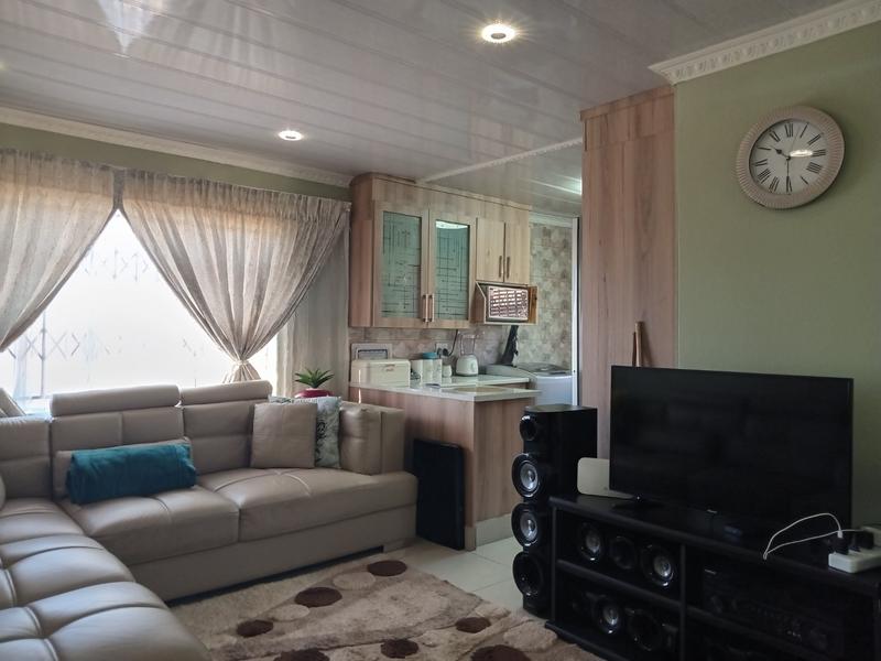 2 Bedroom Property for Sale in Lower Finsbury Gauteng
