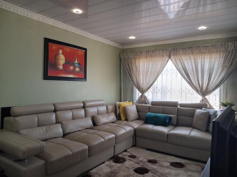2 Bedroom Property for Sale in Lower Finsbury Gauteng