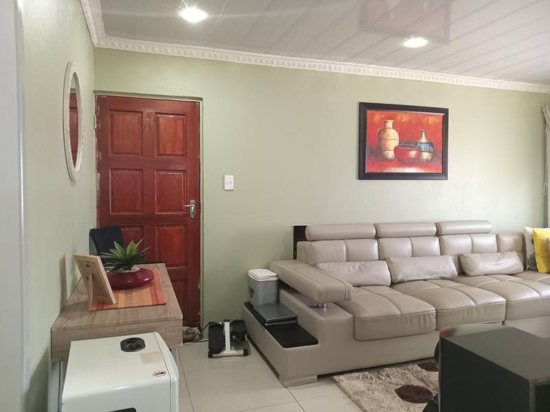 2 Bedroom Property for Sale in Lower Finsbury Gauteng