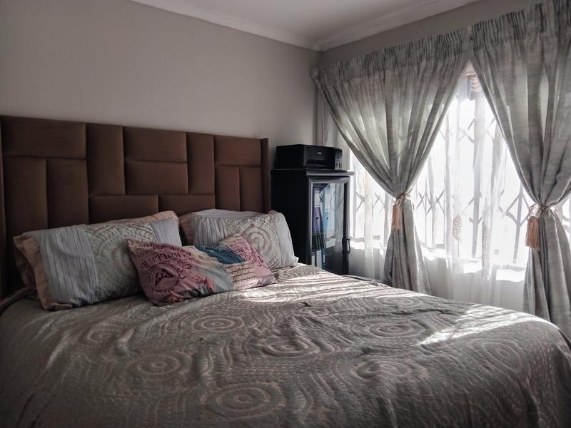 2 Bedroom Property for Sale in Lower Finsbury Gauteng