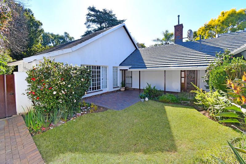 To Let 5 Bedroom Property for Rent in Glenadrienne Gauteng