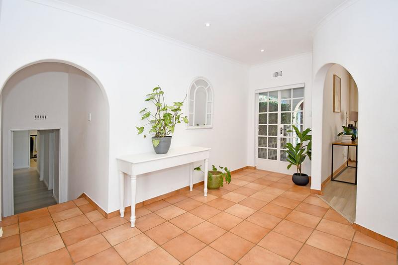 To Let 5 Bedroom Property for Rent in Glenadrienne Gauteng