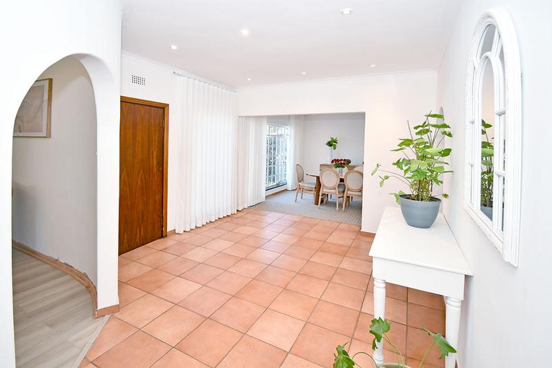 To Let 5 Bedroom Property for Rent in Glenadrienne Gauteng