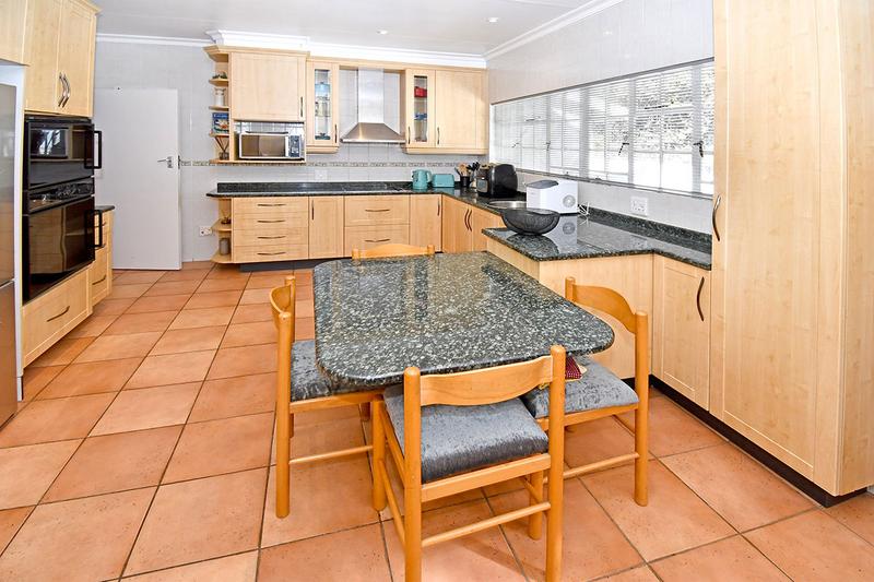 To Let 5 Bedroom Property for Rent in Glenadrienne Gauteng