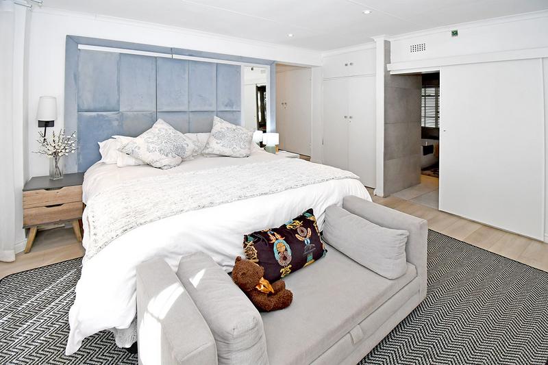 To Let 5 Bedroom Property for Rent in Glenadrienne Gauteng