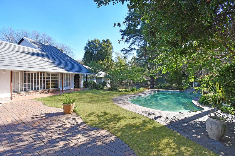 To Let 5 Bedroom Property for Rent in Glenadrienne Gauteng