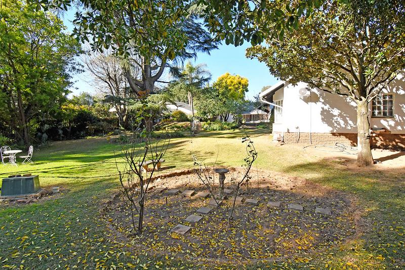To Let 5 Bedroom Property for Rent in Glenadrienne Gauteng