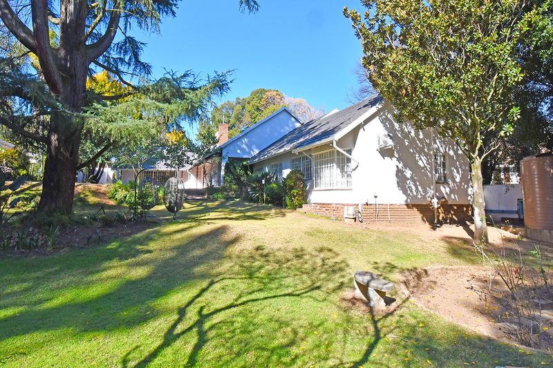 To Let 5 Bedroom Property for Rent in Glenadrienne Gauteng