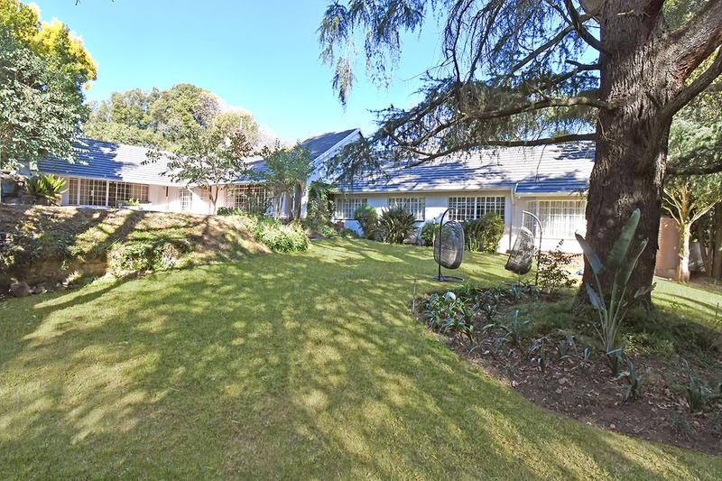 To Let 5 Bedroom Property for Rent in Glenadrienne Gauteng