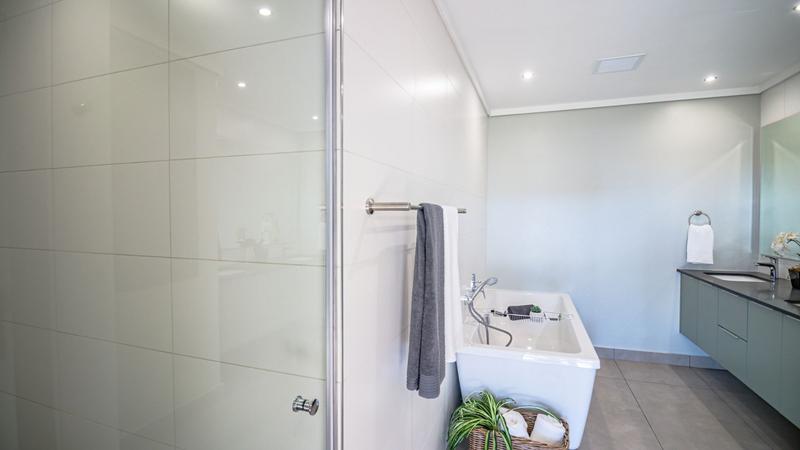 To Let 3 Bedroom Property for Rent in Midstream Estate Gauteng