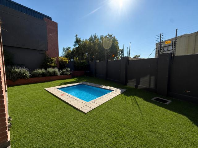 2 Bedroom Property for Sale in Fourways Gauteng