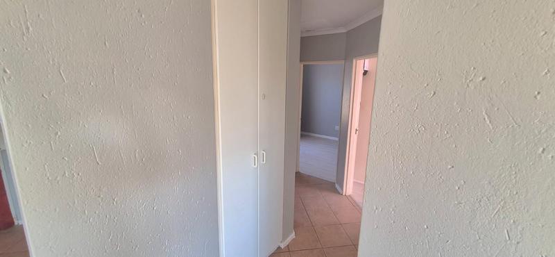 2 Bedroom Property for Sale in Heuwelsig Estate Gauteng