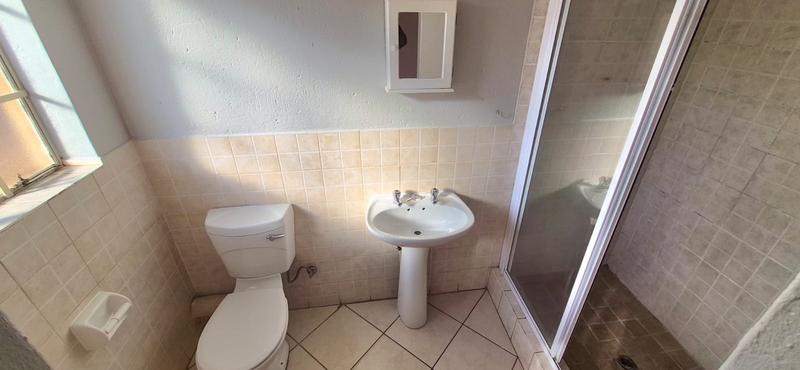 2 Bedroom Property for Sale in Heuwelsig Estate Gauteng