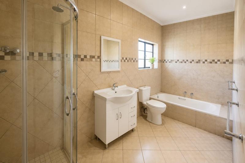 To Let 4 Bedroom Property for Rent in Franklin Roosevelt Park Gauteng