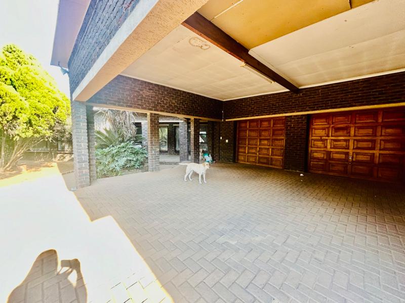 4 Bedroom Property for Sale in Flora Gardens Gauteng