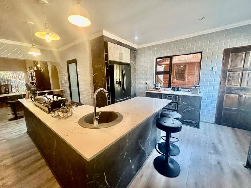 4 Bedroom Property for Sale in Flora Gardens Gauteng