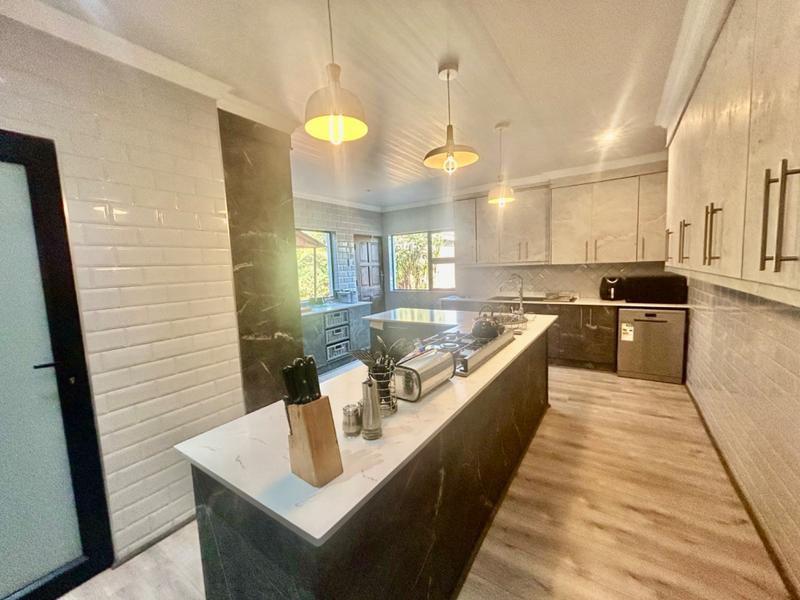 4 Bedroom Property for Sale in Flora Gardens Gauteng