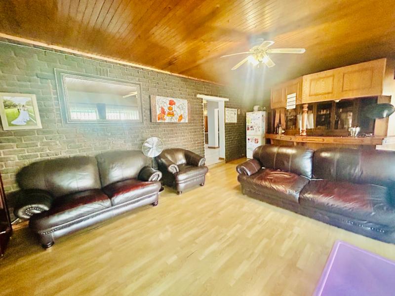 4 Bedroom Property for Sale in Flora Gardens Gauteng