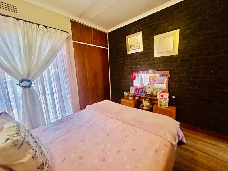 4 Bedroom Property for Sale in Flora Gardens Gauteng