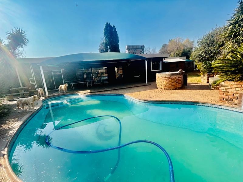 4 Bedroom Property for Sale in Flora Gardens Gauteng